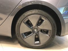 -TESLA 特斯拉(上海太古汇体验店)
