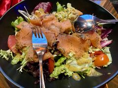 烟熏三文鱼色拉-YUE·6·西式融合餐厅(外滩六号店)