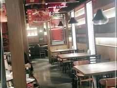 大堂-辣尚瘾·烤鱼·新川菜(交大直营店)