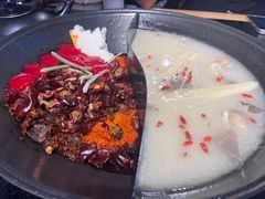 -鹿鸣山草本茶香火锅(园西路店)