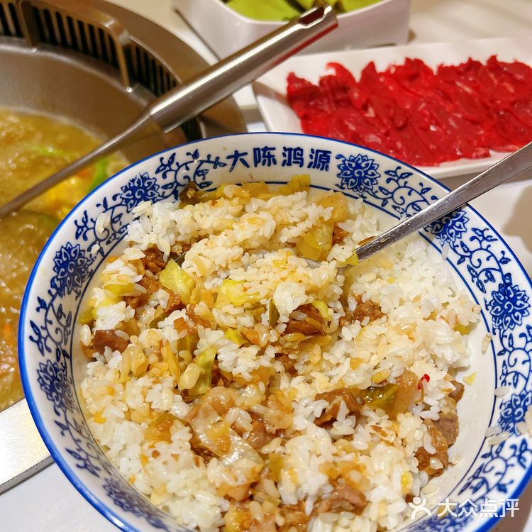 火锅当然要吃现切牛肉啦！
