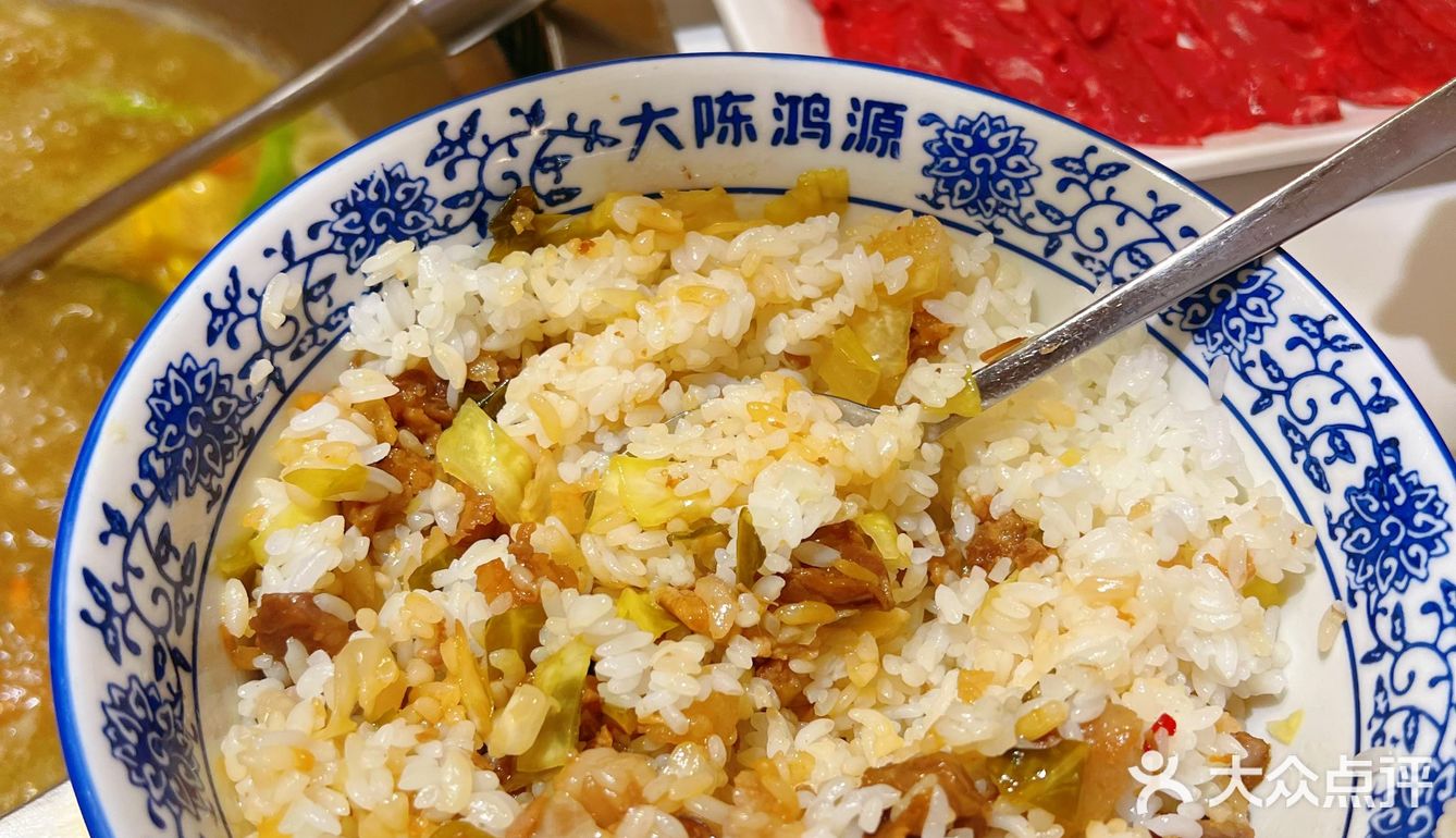 火锅当然要吃现切牛肉啦！