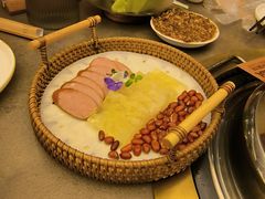 -锅飘飘·东北铁锅炖(雨花客厅店)