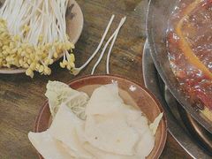 -黄潇洒老火锅(九眼桥宏济巷店)