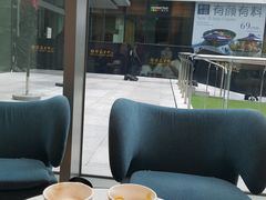 靠窗位-COSTA COFFEE(静安嘉里中心店)