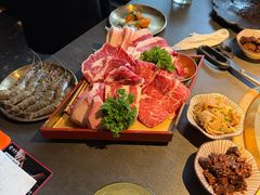 -铭牛烧肉·和牛海鲜自助(高新月牙湖店)