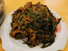 干辣椒炒牛肉-英兰朝族饭店·英兰锅包肉(佳园路店)