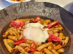 辣肉酱温泉蛋通心米-大树餐厅(益田假日店)