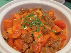 番茄牛腩煲-鑫小城故事·藕汤·家常菜(台北一路总店)