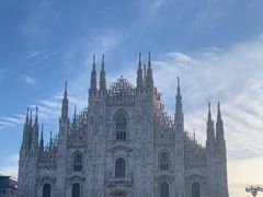 -文艺复兴百货(米兰大教堂广场店)