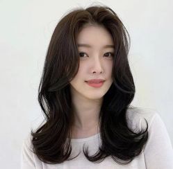 -变画·发型STUDIO