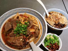 -粉吖吖·邵阳米粉(体育西路店)