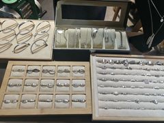 -十八字金·银饰·拼豆·开蚌DIY(魏公芳华里店)