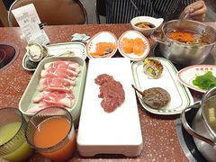 -四囍码头海鲜烧烤自助火锅(外滩南京东路悦荟广场店)