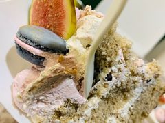 -小苍兰风铃草·礼物蛋糕(沈阳店)