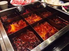 -百年川椒重庆老火锅(光谷店)