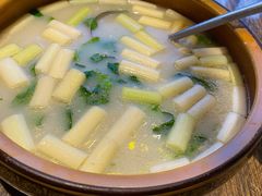 -泉畔人家·老济南经典鲁菜(大明湖店)