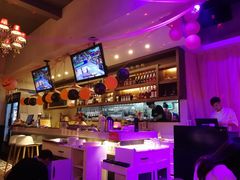 -樱花里音乐餐吧·牛扒椰子鸡(东圃店)