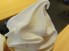 榴莲之神冰淇淋花筒-肯德基(招远金城店)