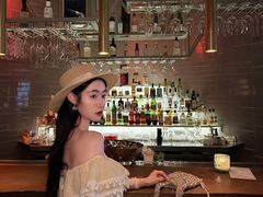 -FOUR PLAY BAR
