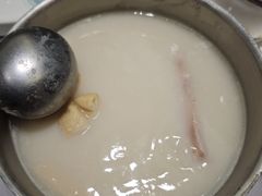 -红鼎豆捞·非遗鲍皇汤火锅(宝丰路店)