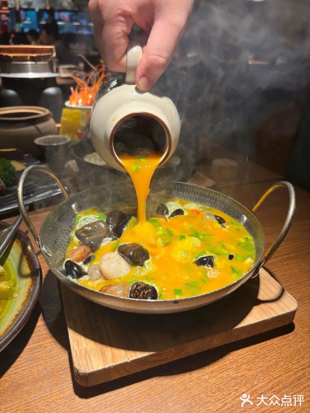 在杭州大厦吃到会冒烟的浙菜！这波摩登混搭我服