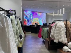 -URBAN REVIVO(上海中庚漫游城店)