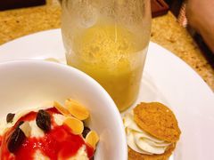 -松山湖凯悦酒店·Café自助餐厅·周末火舞秀表演