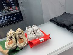-福奈特洗衣洗鞋(宝华广场店)