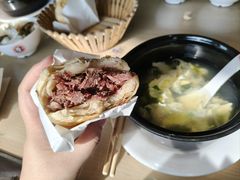 精品型驴肉火烧-闫家驴肉老店(华电一校店)