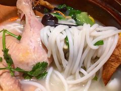 -刀小蛮半只鸡过桥米线(家乐福四元桥店)