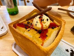 面包诱惑-大话小腰(鸟巢店)