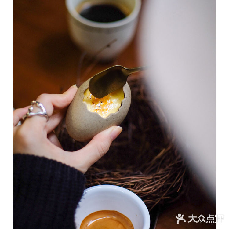 深圳👉🏻搬了新地方的复古绿Buna coffee