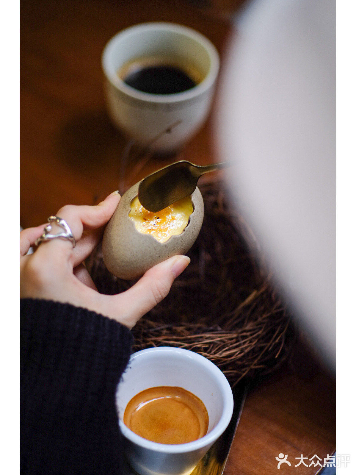 深圳👉🏻搬了新地方的复古绿Buna coffee