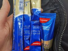 -瑞尔齿科(南京东路名人诊所)