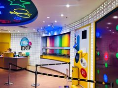 -m豆巧克力世界(上海世茂广场店)