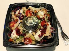 里科塔奶酪鸡肉沙拉-巴黎贝甜(五月花广场店)