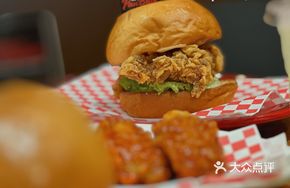 Crispy Fried Chicken Burger