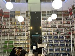 -钟书阁(松江泰晤士小镇店)