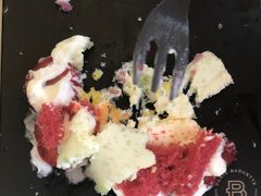 彩虹蛋糕切片-巴黎贝甜(财富中心店)