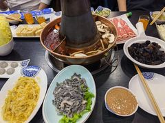 -楼外楼大刀肉传统火锅居(幸福街店)