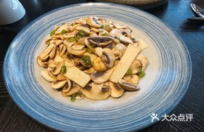 Snow菜 Bamboo Shoot and Mushroom Stir-fry
