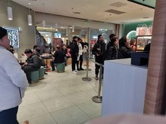 等位区-奈雪的茶(亨特国际广场店)