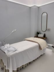 -苑苑vbeauty科技美容SPA