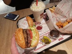 -The Habit Burger Grill 哈比特汉堡(复兴soho店)