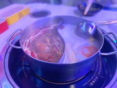 鸳鸯锅-钢管厂五区小郡肝串串香火锅(人民广场店)