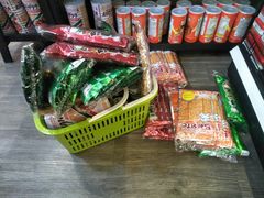 -曼谷四叶草彩妆&纪念品  (chitlom)