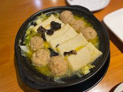 荆州鱼糕圆-莲餐厅·湖北菜·潜江小龙虾店(愚园路店)