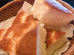 餐前面包-Efes Turkish & Mediterranean Cuisine 艾菲斯餐厅(陆家嘴店)