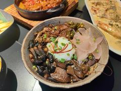 黑松露菌子焖饭-Ameigo梅果·云贵川bistro(长宁来福士店)